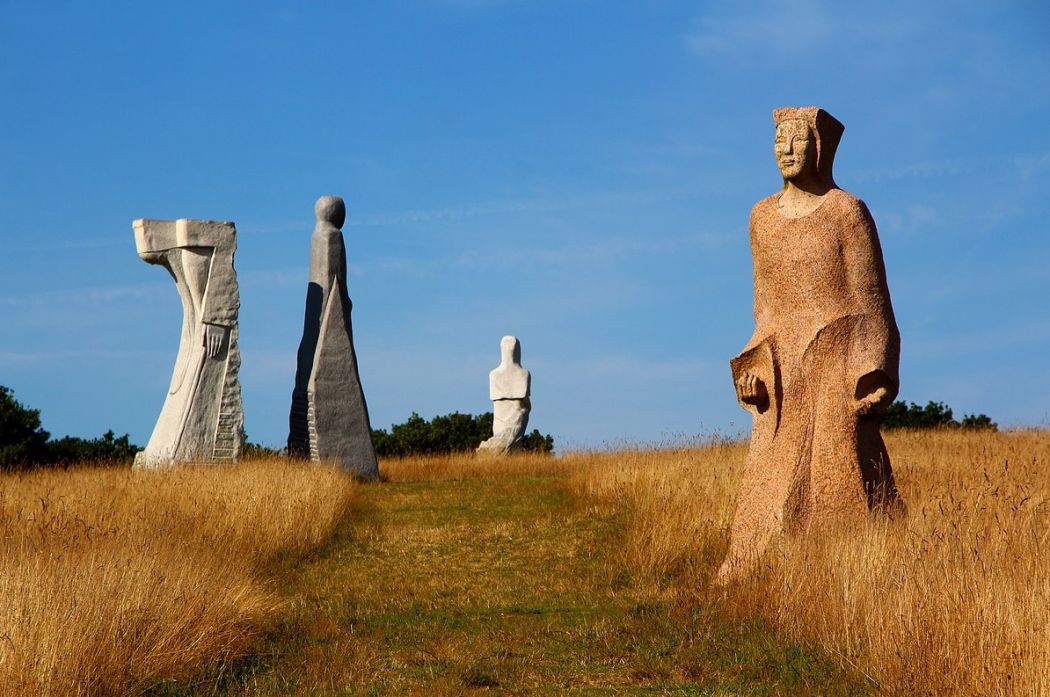 Les statues de la Vallée des Saints dans le Finistère
