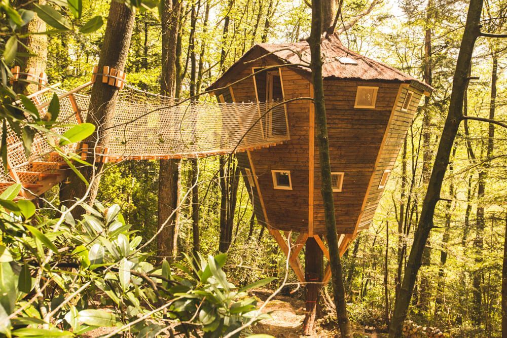 Idée cadeau original : séjour en cabane dans les arbres en Bretagne