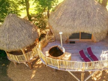 KELSO ☀️
🔗https://www.domaine-treuscoat.fr/kelso.php
@followers
Avec son architecture surprenante, cette cabane perchée insolite saura vous offrir un séjour...