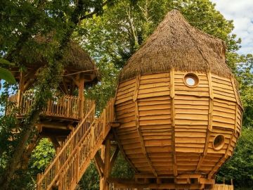 Cabane perchée Glasgow 😍
🔗https://www.domaine-treuscoat.fr/glasgow.php

@followers  - À l’image de la métropole écossaise, elle séduit par son design...